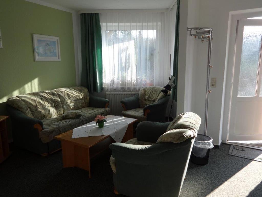 Hotel Am Schlosspark Маллин Номер фото